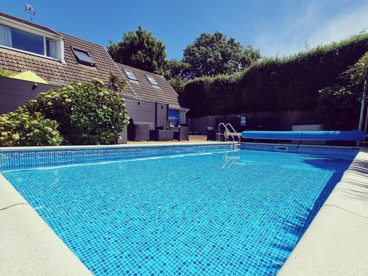Beautiful Apartment With Private Pool Near Tenby Kilgetty Exterior photo
