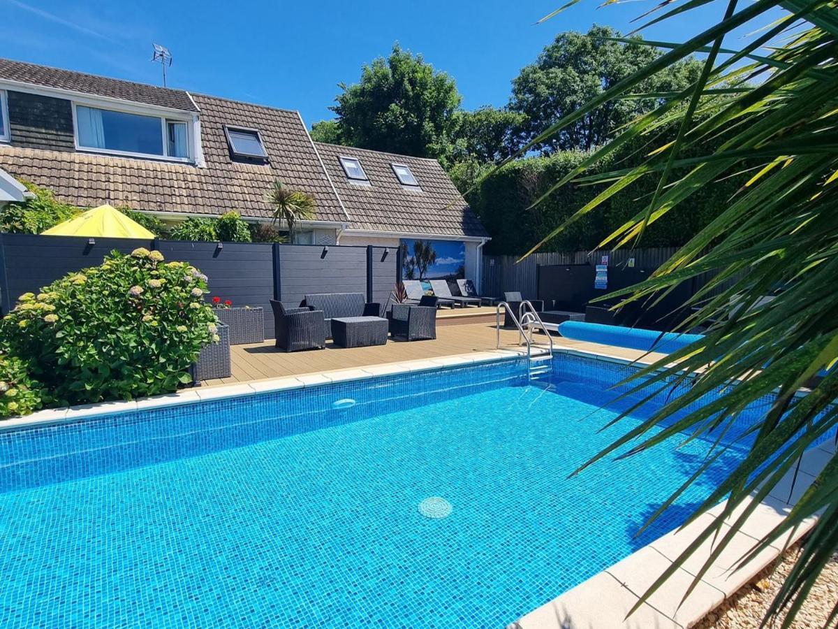 Beautiful Apartment With Private Pool Near Tenby Kilgetty Exterior photo