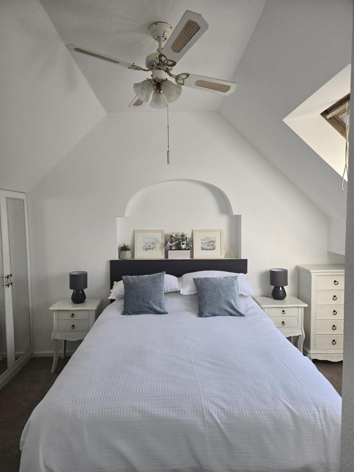 Beautiful Apartment With Private Pool Near Tenby Kilgetty Exterior photo